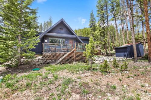 Stunning 4 BR Home Mountain Views Tranquil Setting in Breckenridge, USA