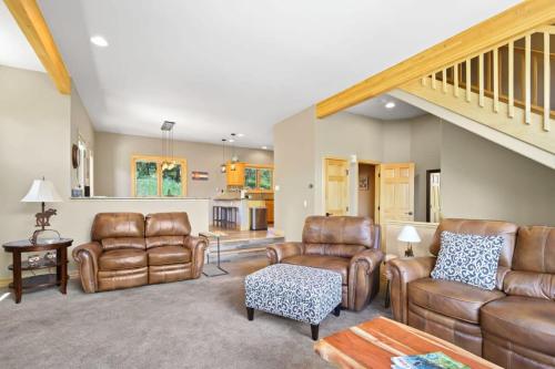 Lovely 3BR with Workspace Views Near Skiing Parks in Silverthorne, USA
