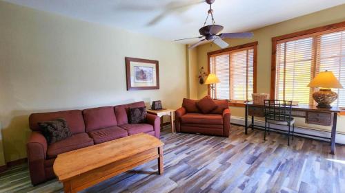 Main St Station Condo with Hot Tub and Parking in Breckenridge, USA