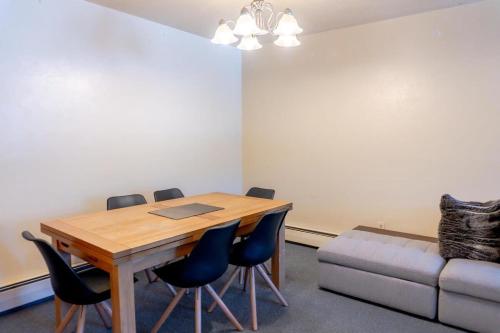 Main St 2BR Next to Ski Access in Breckenridge, USA