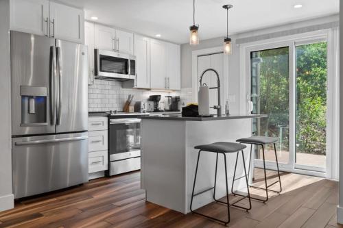 4BR Mt Baldy Townhome On Bus Route in Sally Barber