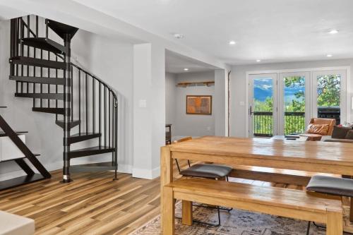 4BR Mt Baldy Townhome On Bus Route in Sally Barber
