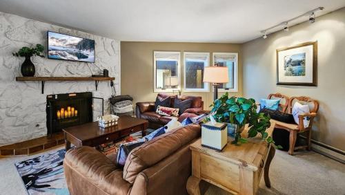 2BR Condo in the Heart of Breck
