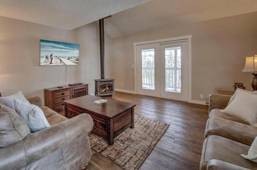 3BD with Private Sauna Steps from Bus Stop! in Breckenridge, USA