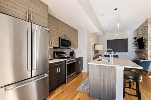 2 BDR Home Roof Deck plus Walk to Broncos and Sloans Lake in Denver, USA