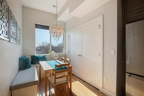 2 BDR Home Roof Deck plus Walk to Broncos and Sloans Lake in West Colfax