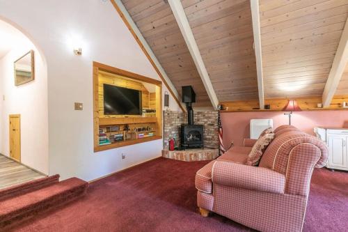 Serene 5BDR Near Beach and Forest Trails Serene 5BDR Near Beach and Forest Trails