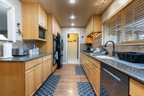 Serene 5BDR Near Beach and Forest Trails Serene 5BDR Near Beach and Forest Trails