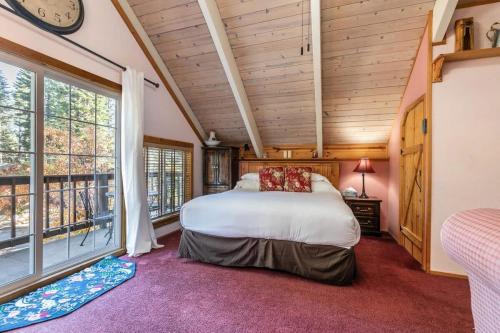 Serene 5BDR Near Beach and Forest Trails Serene 5BDR Near Beach and Forest Trails