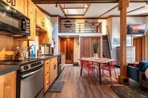 Studio with Incredible Location in Tahoe City