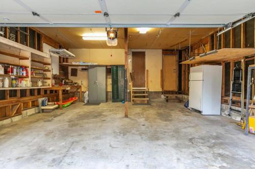 Serene 5BDR Near Beach and Forest Trails Serene 5BDR Near Beach and Forest Trails