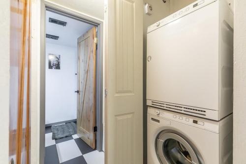 Stylish 2BD in Carnelian Bay Stylish 2BD in Carnelian Bay