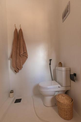 One-Bedroom Apartment image 10