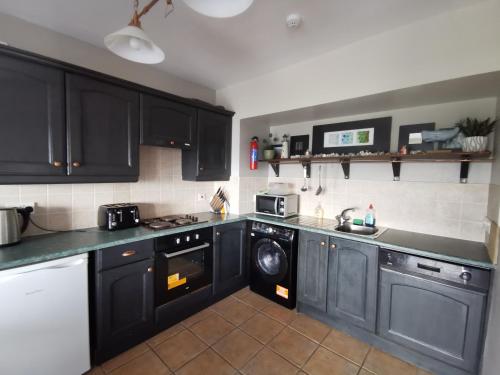 Seashell Cove Bundoran Luxurious Sea View Free Wifi Netflix Sleeps 5 in Bundoran