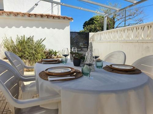 Garden, SANCHEZ Y LASERNA STAYS Amplia casa en Denia cerca del mar y la montana in La Xara