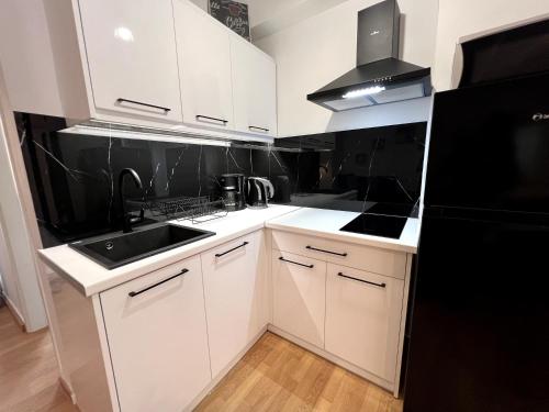 IQ Residences - Athens Way Apartments - image 13