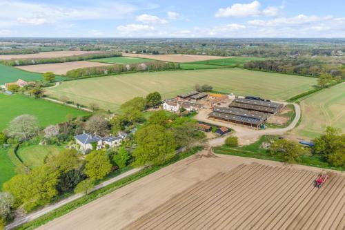 Cozy Farm Stay in Norfolk w Parking in 科寧勒福德