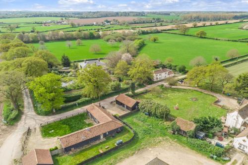 Cozy Farm Stay in Norfolk w Parking in 科寧勒福德