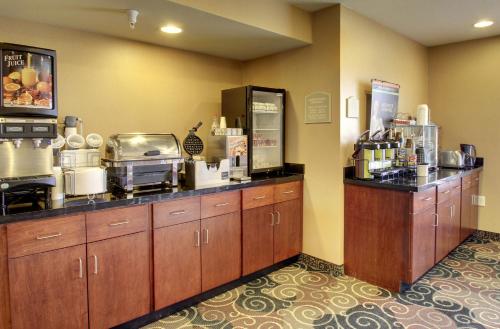 Cobblestone Inn & Suites - Hartington