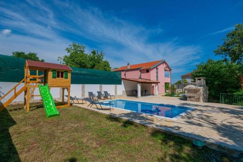 Ferienhaus mit Privatpool für 8 Personen ca 185 qm in Grubine, Dalmatien Dalmatinisches Hinterland