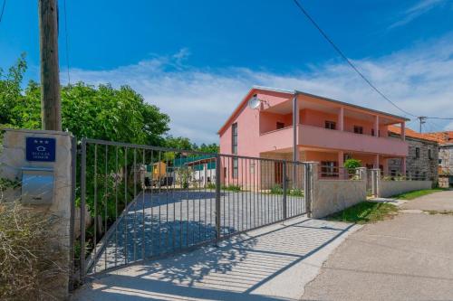 Ferienhaus mit Privatpool für 8 Personen ca 185 qm in Grubine, Dalmatien Dalmatinisches Hinterland