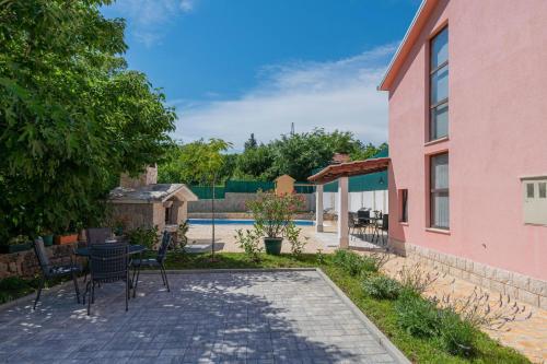 Ferienhaus mit Privatpool für 8 Personen ca 185 qm in Grubine, Dalmatien Dalmatinisches Hinterland