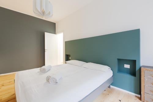 Brand New APT with balcony