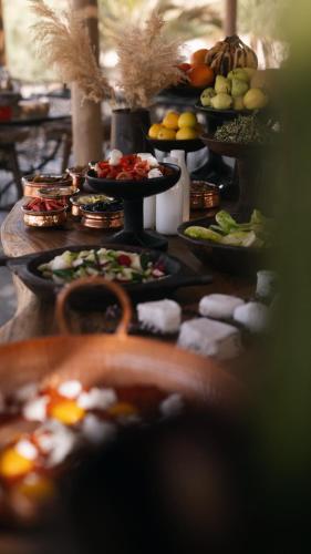 Restaurant, Moa Living in Tsukim