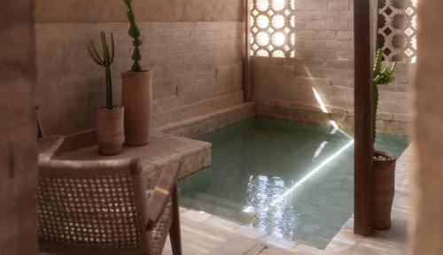 Zwembad, Moa Living in Tsukim