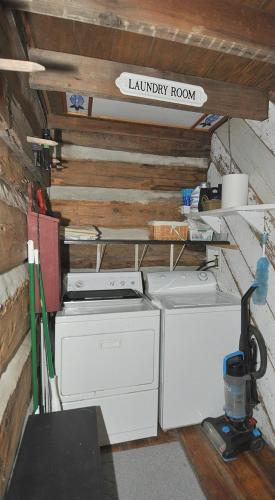 Pondview Cabin - image 2