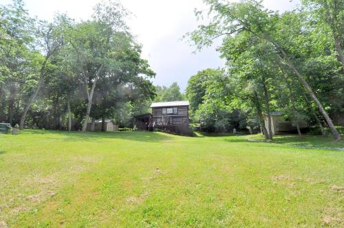 Pondview Cabin - image 6