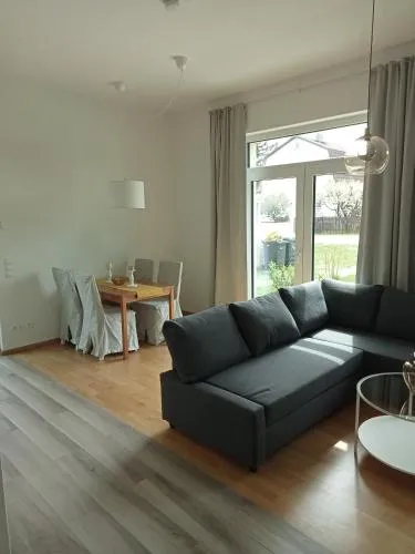 Stadtgrün 1, Ruhiges Apartment mit Terrasse und kostenlosem Parkplatz, ideal für Berlin-Besucher in Berlin, Deutschland