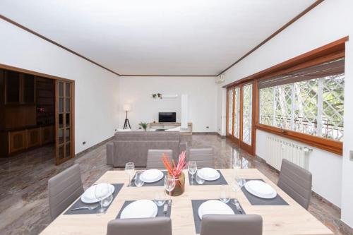 Large Family Apartment near Vatican 180 sqm Sleeps 8 1