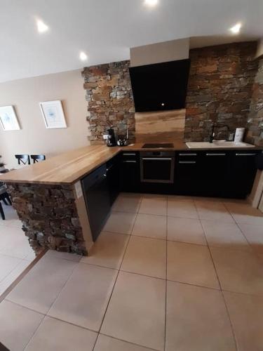 Kitchen, Maison Gamine mit privatem Pool in Cogolin