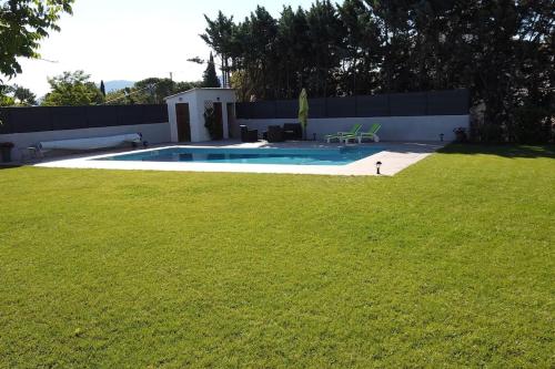 Grande Villa - Charmant village provençal - Piscine - Terrain de pétanque