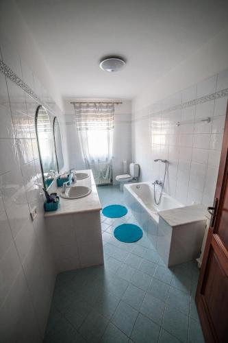 Twin Room with Shared Bathroom