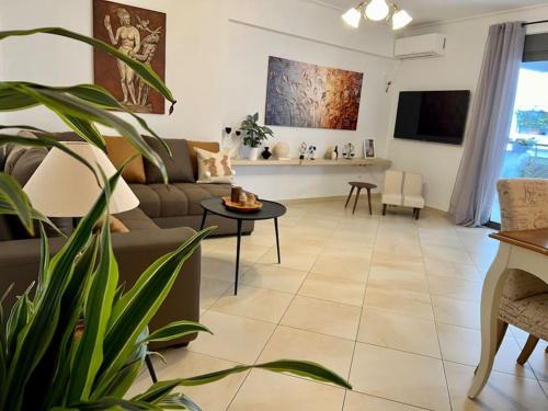 Elegant Apt 50meters Close Acropolis, Atene