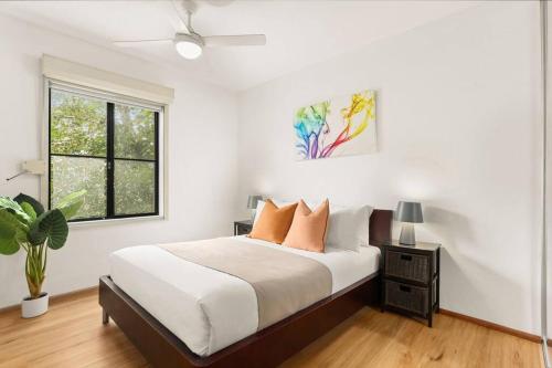 Cosy Inner City Abode - 1 Bed Woolloomooloo - image 2