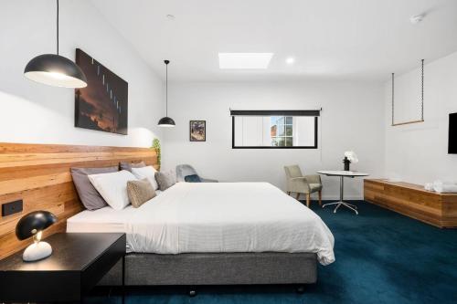 The Electric Hotel – Geelong, FL