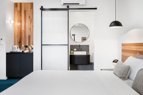 The Electric Hotel – Geelong, FL