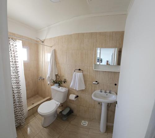 Zuhanyzó, Centrico y Luminoso: Tu Refugio en Rio Gallegos in Rio Gallegos