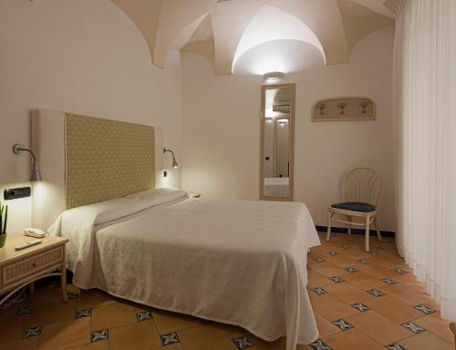 Standard Double Room without Sea View image 3