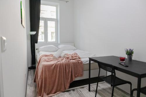 Affordable 5-BR Shared Apartment / Enkplatz U3 Getaway