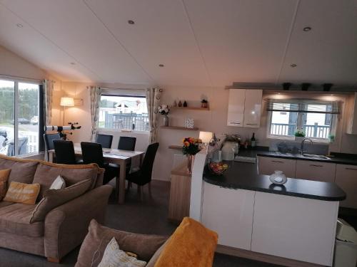 Kitchen, Seaside Lodge Retreat in Eyemouth in Eyemouth