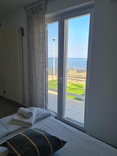 Deluxe Double Room with Balcony and Sea View