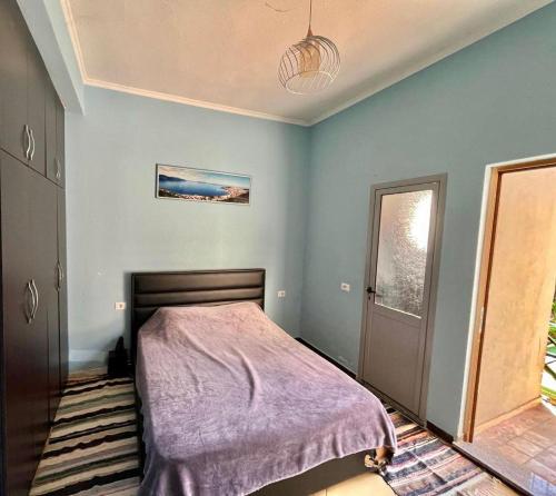 RENT ROOM -RENI -