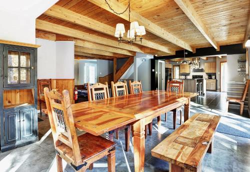Chalets Alpins - 11 Chemin des Skieurs in Stoneham (QC)