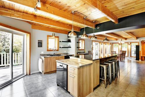 Chalets Alpins - 11 Chemin des Skieurs in Stoneham (QC)