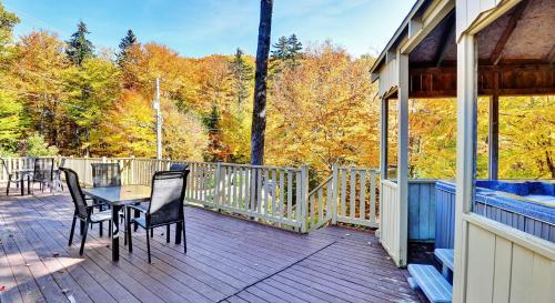 Chalets Alpins - 11 Chemin des Skieurs in Stoneham (QC)