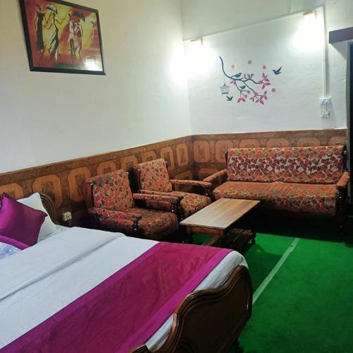 Hotel Tribhuvan Ranikhet Near Mall Road - Mountain View -Parking Facilities - Excellent Customer Service Awarded - Best Seller